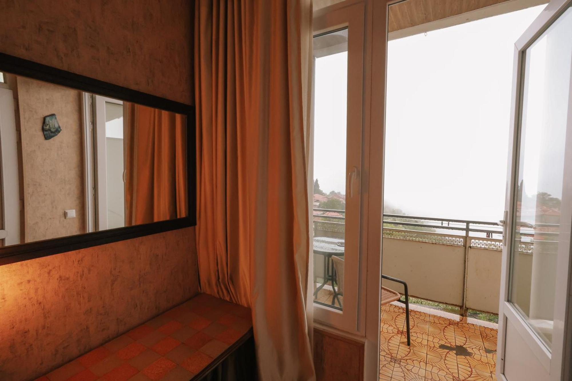 Sighnaghi Garden House Hotel ภายนอก รูปภาพ